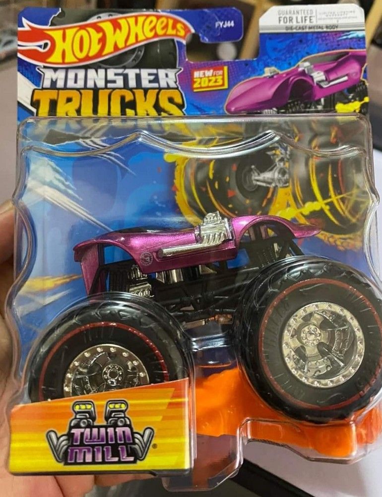 Twin Mill 2023 Monster Trucks Treasure Hunt