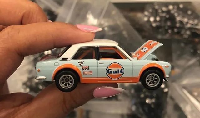 Red Line Club '71 Datsun 510 - Gulf Graphics