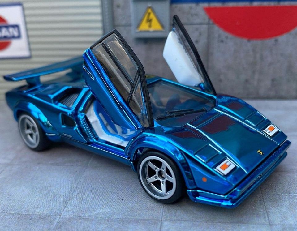 2022 sELECTIONs ’82 Lamborghini Countach LP500 S