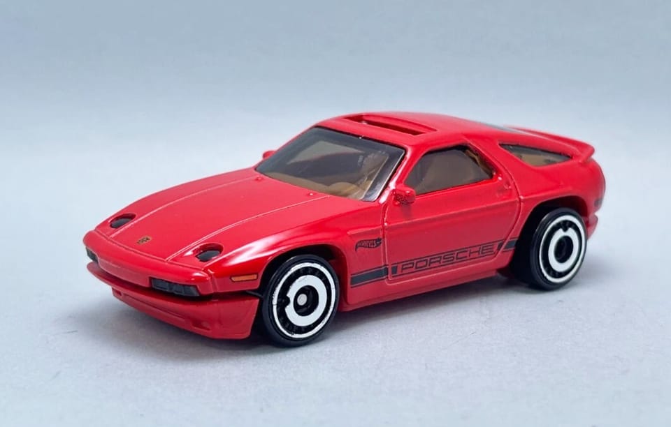 1983 Porsche 928S & More 2025 Hot Wheels Mainlines